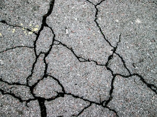 Cost of Driveway Crack Filling in Edmond